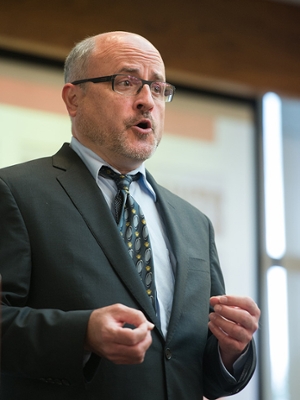 Mass Communications Week com Dr Gary Hicks 04-04-17